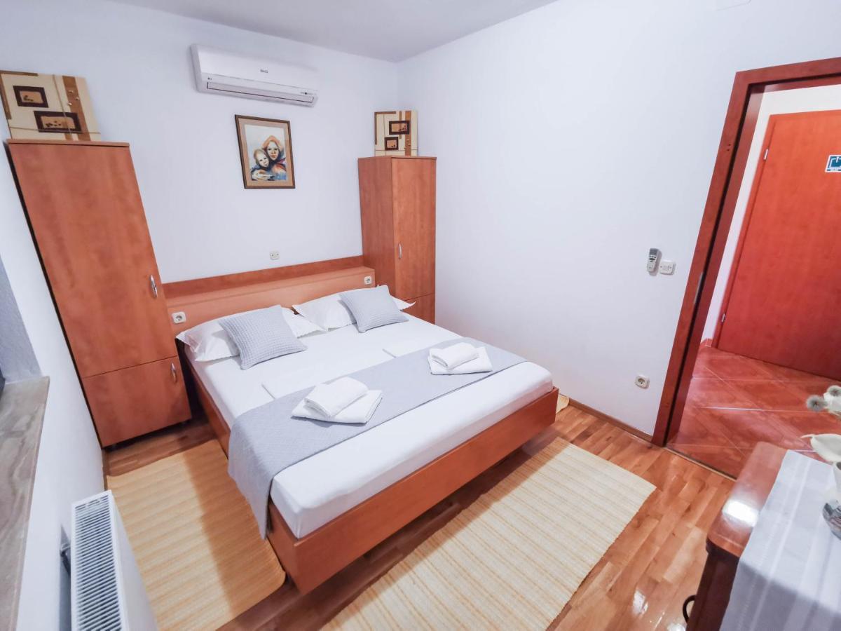 Apartments Vukovic Vanja Makarska Exterior photo